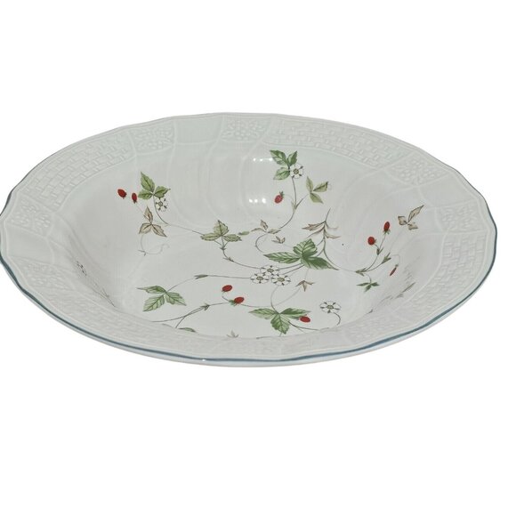 Mikasa Strawberry Fair Serving Bowl 10.25" berries blossoms summer blooms green - Picture 3 of 9